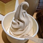 北海道牛乳カステラ - セットのソフトクリーム