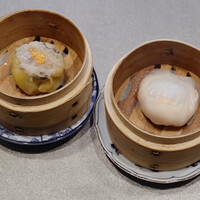 CANTON8 銀座店 - トビコのせ海老入り焼売、海老蒸し餃子