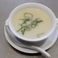 CANTON8 銀座店 - 鶏肉入りのメークインスープ