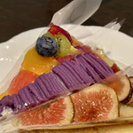 ロビーカフェファシーノ - 奥のタルト三銃士。フルーツ、紫芋、季節の無花果、と。これが美味しくないはずがない。