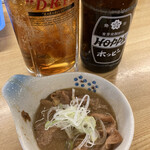 立飲みいこい - ホッピー黒 (430円)、煮込み (150円)