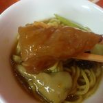 中華料理 唐韻 - 【2013年04月】牛筋麺のトロトロ牛筋。