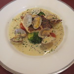 ラ カーブ ド ニコラ ル ボルドー - 本日の魚料理 鯛のソテー