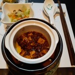 趙の飲茶 888 - 麻婆豆腐は、特製味噌味。辛くないです。
