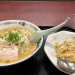 鈴木食堂 - 味噌ラーメン　半チャーハンセット