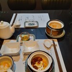 趙の飲茶 888 - スープが届けられたところ。
