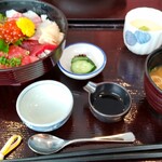 ゆりの木 - 海鮮丼