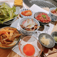 牛刺しと焼肉 仔虎 クリスロード店 - 