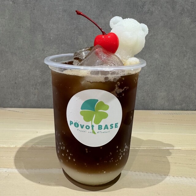 Pivot BASE Travel cafe ＠Tonbori （ピボット ベース トラベル カフェ アット トンボリ） 大阪難波/カフェ