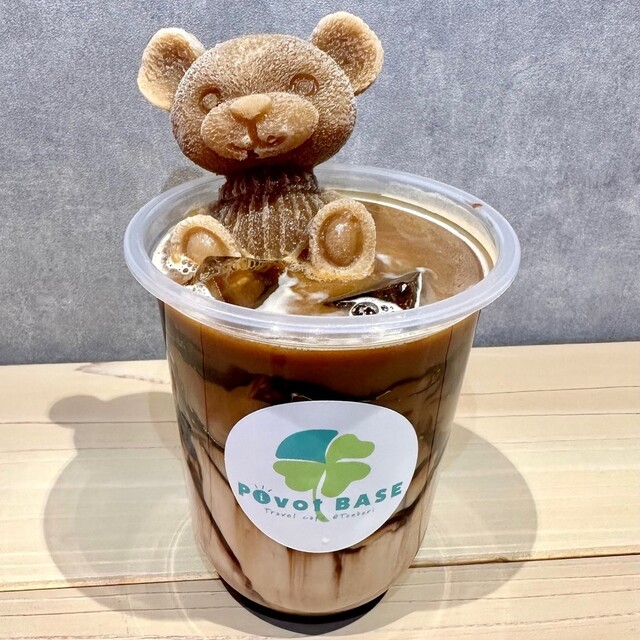 Pivot BASE Travel cafe ＠Tonbori （ピボット ベース トラベル カフェ アット トンボリ） 大阪難波/カフェ