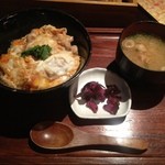 SUMIYAKI GONPACHI - 親子丼
                        ちょっと塩っ辛かった