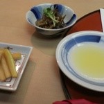 天ぷら 京星 - 付き出し　甘酸っぱいダイコンと牛蒡