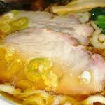 手打中華 英 - チャーシュー