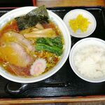 手打中華 英 - 上から