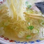 ラーメン まるひら - ラーメン塩の麺