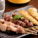 Awa Izakaya Itadaki - シンプルだからこそ食材の旨みが楽しめる『地鶏の串焼』