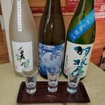 Meishu Dokoro Robatayaki Heno Heno Moshi Ji - きき酒セット900円税込♪
                      
                      その日にある10種類以上の日本酒から3種類選んで味わえる、へのへの一番人気のセットです！！
                      
                      3種類で量は合計1合分、お得でオススメ！！