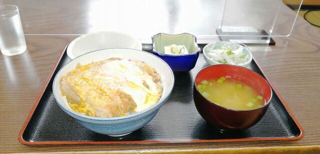 よしの食堂 &ndash; 舞木の地元定食と温かいサービス | 福島三春