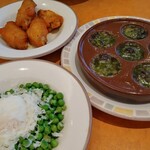 Saizeriya - 辛味チキン、エスカルゴ、青豆