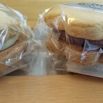 マルセリーノ・モリ - ラムレーズンサンド と チョコサンド 各150円