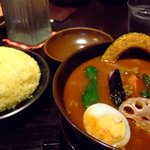 RAMAI -  じっくり煮込んだチキンはラマイの定番メニュー 