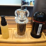 日野ラーメン - 調味料たち