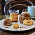 カフェのある暮らしとお菓子のお店 - モンブラン、マロンケーキ、かぼちゃプリン