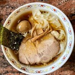 春木屋 - ワンタン麺(しょうゆ)煮玉子トッピング