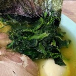 横濱ラーメン あさが家 - ほうれん草。