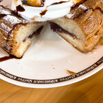 코메다 커피텐 이와쿠라야쓰루기점 - 안에 오구라 앤이 들어있습니다