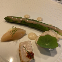 レグリエ - 北海道産ホタテとアスパラのサラダ