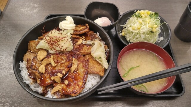 伝説のすた丼屋 山形飯田バイパス店 - 蔵王（豚丼）の写真