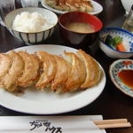 ちゃいなハウス - 味噌汁も漬物もウマい♪