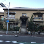 トヨクニ･コーヒー - 店の外観　※何ですか？これは、昭和の漫画家の、巣窟ですか？