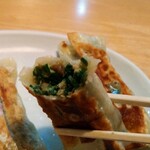 中国家庭料理 大福元 - 鉄板餃子 接写