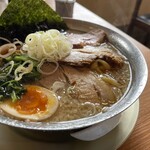 磨きの町のラーメン屋 味我駆 - 背脂中華全のせ_大盛り