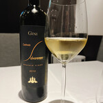 recte - ヴェネト州のソアヴェクラシコをお願いしました。Giniはソアヴェの作り手三本の指に入る銘醸。そのトップキュベです