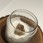 recte - ここでピエモンテの白トリュフの営業が入ります。アルバ産とは呼べないよう。正直で好感が持てます。毛蟹のリゾットに合わせ、追加でお願いしました