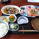 いろり　じねん - にじます刺身定食