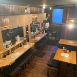 Shimonishigawamachi Sakaba Haneguro - リニューアルして店内も変わりました！
                      
                      ■カウンター　11席
                      ■テーブル　　6〜7名席　2    4名席　2
                      テーブルを合わせれば団体様も対応可能です！
                      
                      お料理もお客様のご要望にできる限りお応えします。