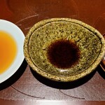 馳走 啐啄一十  - 薬味
      オリジナル調合の醤油
      33年間継ぎ足しのポン酢
      山葵
      塩(キプロス産岩塩)