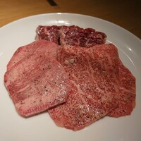 ビーフキッチン 恵比寿店 - 塩 (上タン、特製ハラミ、リブ芯)