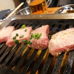 大阪焼肉・ホルモン ふたご - 特上厚切りタン