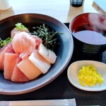 まぐろ神社 伊勢 - 極めつけのまぐろ丼