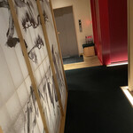 近江牛専門店 近江かど萬 - 3階の完全個室部屋。靴を脱ぎます。