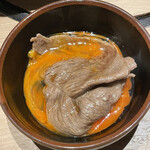 近江牛専門店 近江かど萬 - 分厚くて柔らかくて幸せ（＾Ｏ＾☆♪。残った卵をご飯にかけてもいいですね。