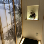 近江牛専門店 近江かど萬 - 3階。個室利用料として飲食代の10%を払います。