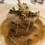 フランス料理 タンモア - 金目と大根、焦がしバターといぶりがっこのソース