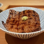 雪月花 銀座 - 万葉牛のザブトン肉丼