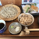 手打ち蕎麦と山の食 おすくに - 